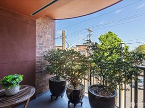 1417 Queen Anne Avenue N 313, Seattle WA 98109