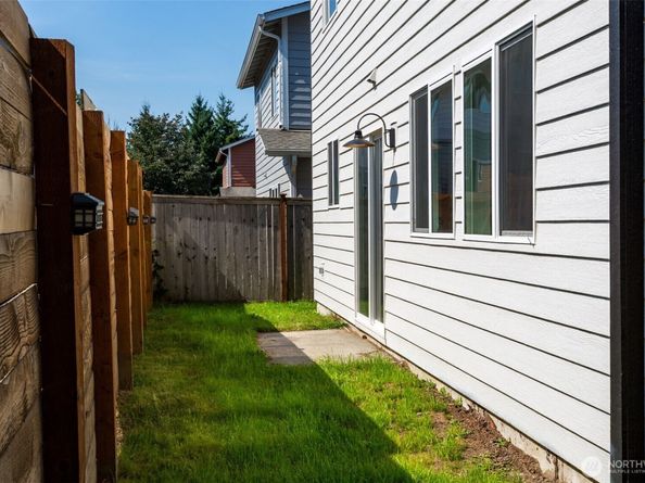 1330 SE Casandra Loop, Port Orchard WA 98366