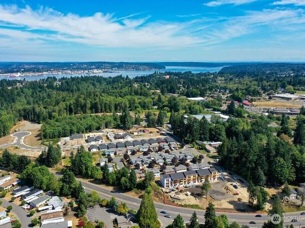 1330 SE Casandra Loop, Port Orchard WA 98366