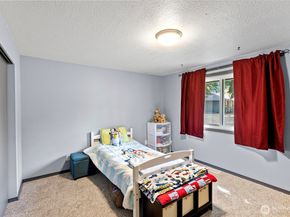 2017 SE Juniper Ct, Port Orchard WA 98366