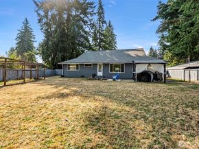 2017 SE Juniper Ct, Port Orchard WA 98366