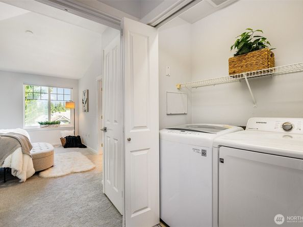 5523 Lakemont Boulevard SE 604, Bellevue WA 98006