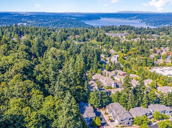 5523 Lakemont Boulevard SE 604, Bellevue WA 98006