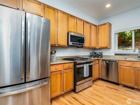5523 Lakemont Boulevard SE 604, Bellevue WA 98006