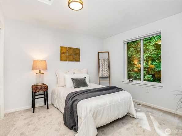 5523 Lakemont Boulevard SE 604, Bellevue WA 98006