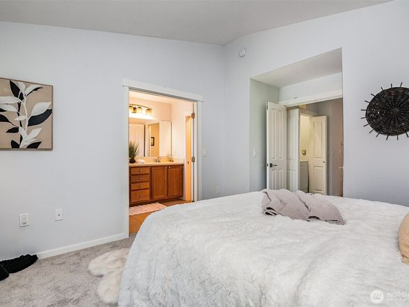 5523 Lakemont Boulevard SE 604, Bellevue WA 98006