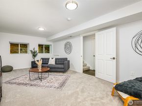 5523 Lakemont Boulevard SE 604, Bellevue WA 98006