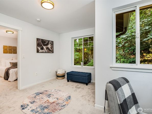 5523 Lakemont Boulevard SE 604, Bellevue WA 98006