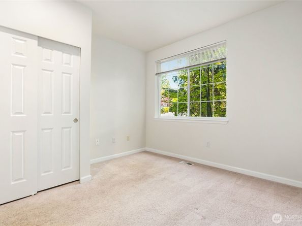 18606 NE 57th Street, Redmond WA 98052