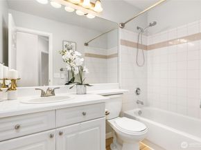 18606 NE 57th Street, Redmond WA 98052