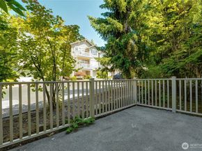 18606 NE 57th Street, Redmond WA 98052
