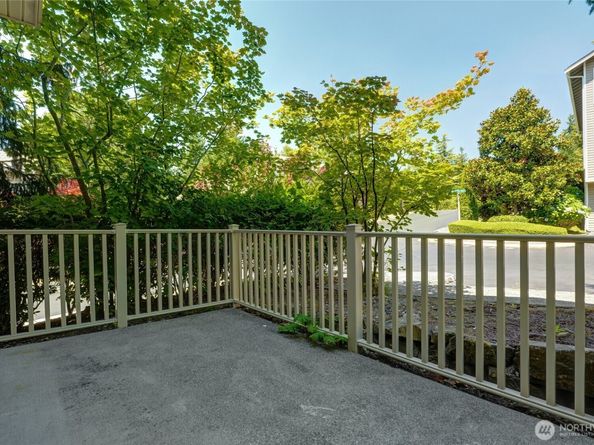 18606 NE 57th Street, Redmond WA 98052