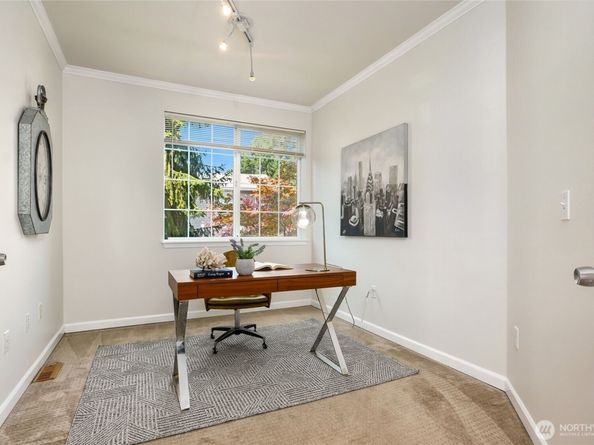 18606 NE 57th Street, Redmond WA 98052