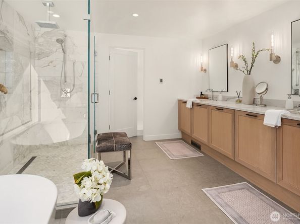 13403 NE 33rd Lane, Bellevue WA 98005