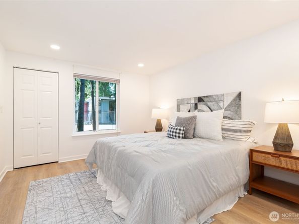 14620 NE 31st Street E202, Bellevue WA 98007