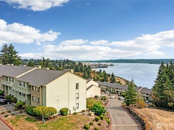1745 W Sunn Fjord Lane