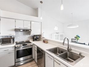 1745 W Sunn Fjord Lane H307, Bremerton WA 98312