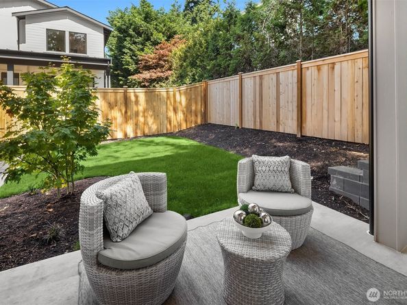 813 18th Avenue W, Kirkland WA 98033
