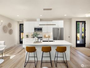 813 18th Avenue W, Kirkland WA 98033