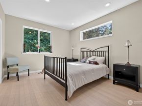 7512 NE 202nd Place, Kenmore WA 98028