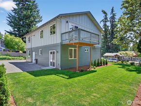 7512 NE 202nd Place, Kenmore WA 98028