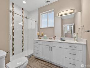 7512 NE 202nd Place, Kenmore WA 98028