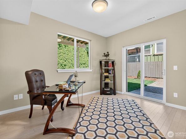 7512 NE 202nd Place, Kenmore WA 98028