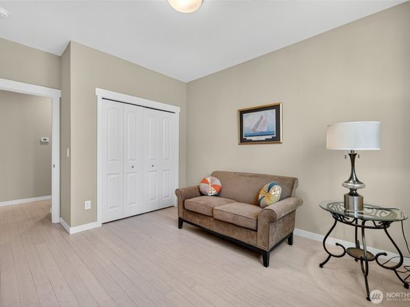 7512 NE 202nd Place, Kenmore WA 98028