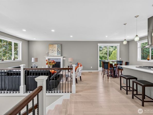 7512 NE 202nd Place, Kenmore WA 98028