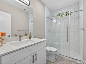 7512 NE 202nd Place, Kenmore WA 98028