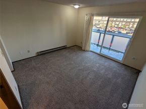 1175 Harrington Place NE 305, Renton WA 98056