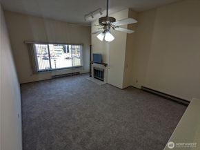 1175 Harrington Place NE 305, Renton WA 98056