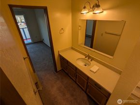 1175 Harrington Place NE 305, Renton WA 98056