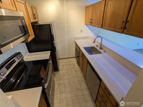 1175 Harrington Place NE 305, Renton WA 98056