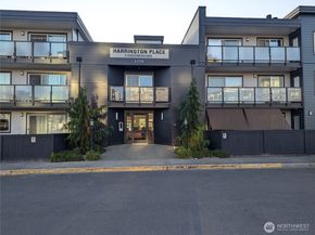 1175 Harrington Place NE 305, Renton WA 98056