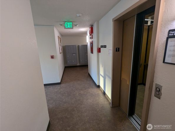 1175 Harrington Place NE 305, Renton WA 98056