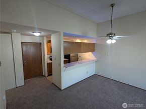 1175 Harrington Place NE 305, Renton WA 98056
