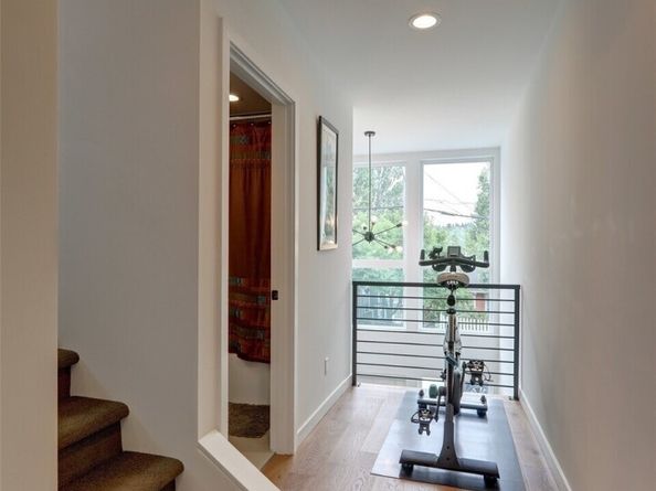 3854 22nd Avenue SW, Seattle WA 98106