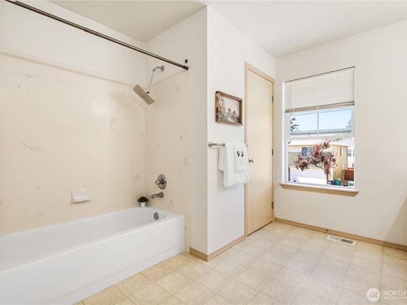15111 38th Drive SE, Bothell WA 98012