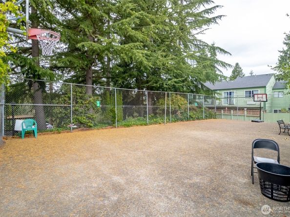 17430 Ambaum Boulevard S 10, Burien WA 98148
