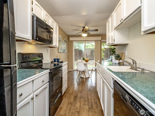 17430 Ambaum Boulevard S 10, Burien WA 98148