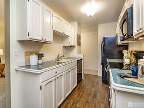17430 Ambaum Boulevard S 10, Burien WA 98148