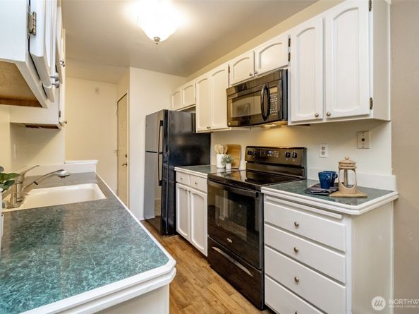 17430 Ambaum Boulevard S 10, Burien WA 98148