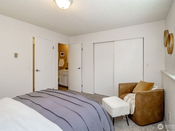17430 Ambaum Boulevard S 10, Burien WA 98148