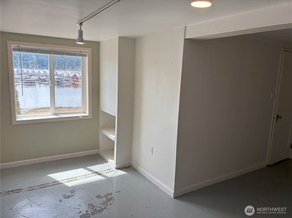 18637 Fjord Drive NE, Poulsbo WA 98370