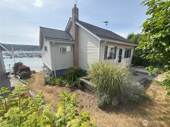 18637 Fjord Drive NE, Poulsbo WA 98370
