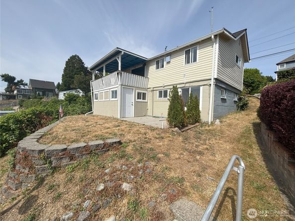 18637 Fjord Drive NE, Poulsbo WA 98370