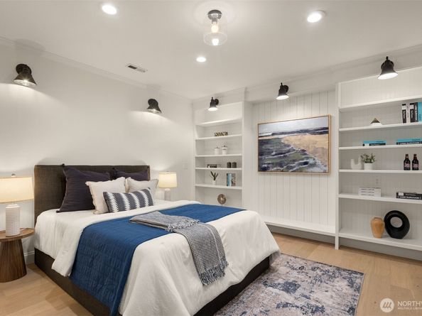 22842 NE 42nd St, Redmond WA 98053