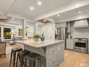 22842 NE 42nd St, Redmond WA 98053