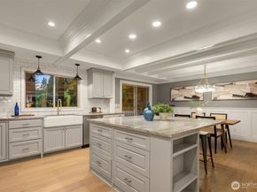22842 NE 42nd St, Redmond WA 98053